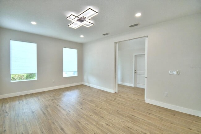 Building Photo - 2673 Calistoga Ave