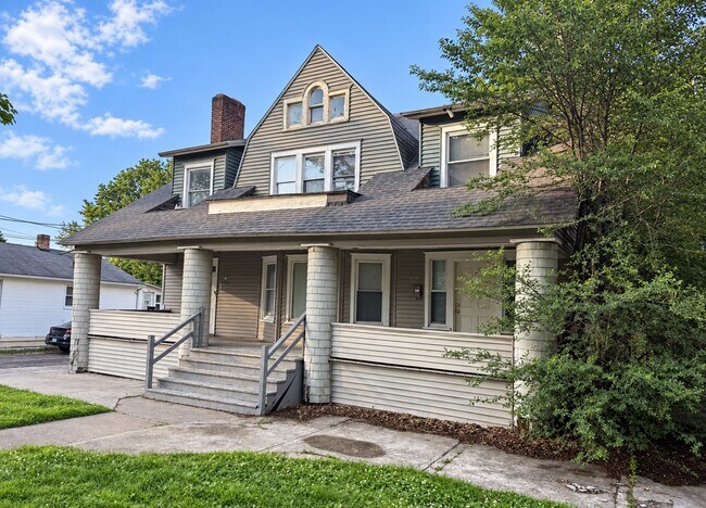 Building Photo - 337 Riverside Dr