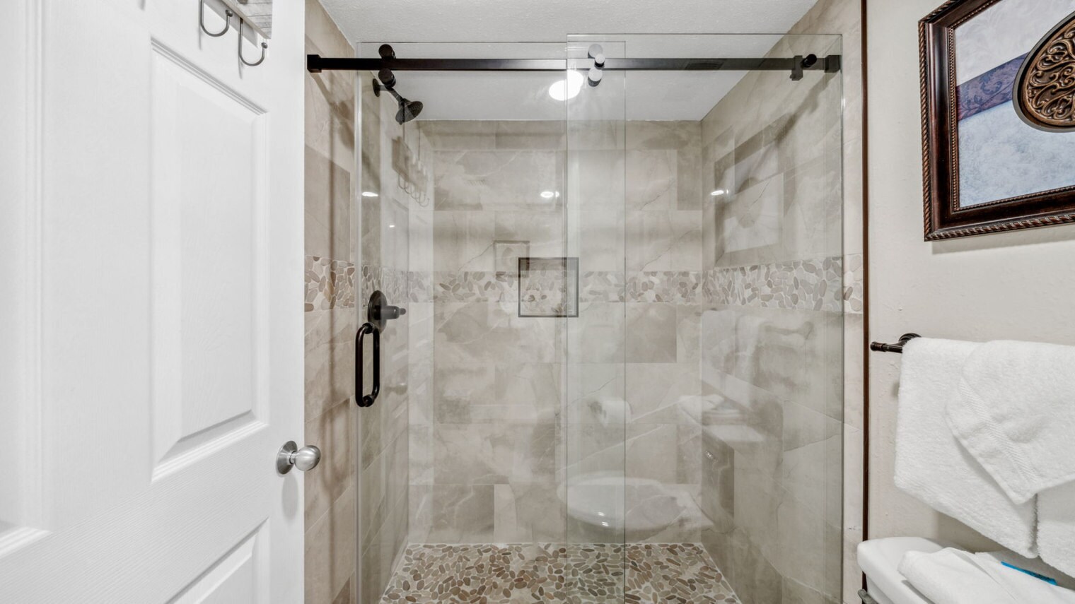 Building Photo - 7205 Thomas Dr