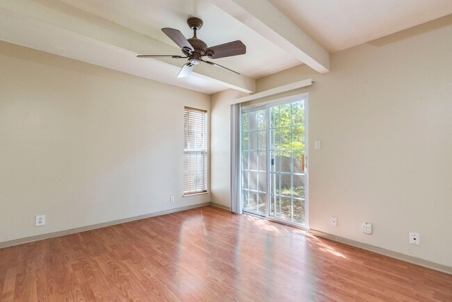 Building Photo - 1502 E 37th St