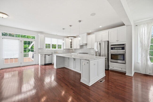 Building Photo - 24267 Purple Finch Dr