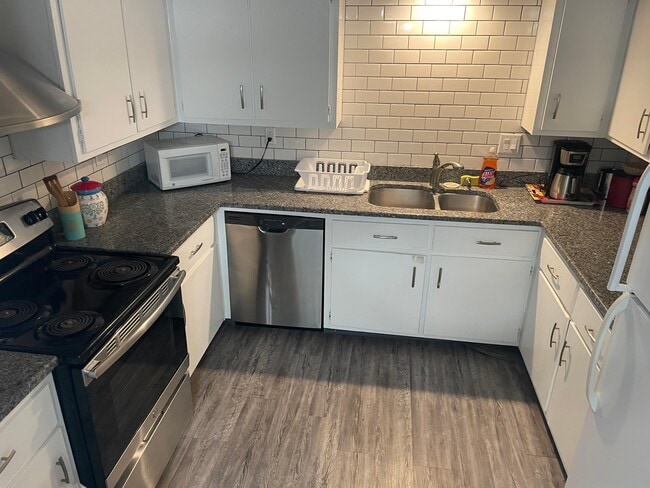 Building Photo - 1807 Treehouse Trail