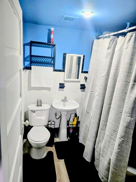 Building Photo - 913 Franklin Ave