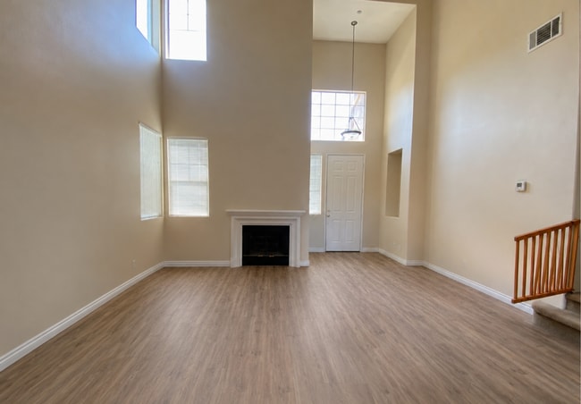 Building Photo - *Move In Special* Great 2 Story 3 bed 2.5 bath near Guajome Lake in Oceanside