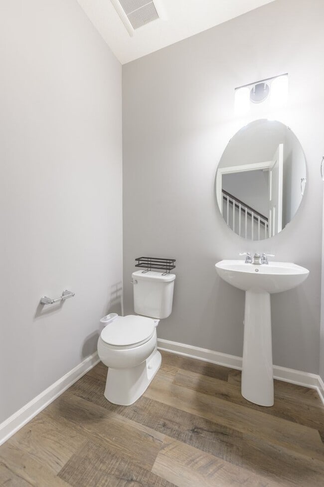 Building Photo - Awesome maple grove 5 bed 4 bath townhome! Pond views, 2 years old!