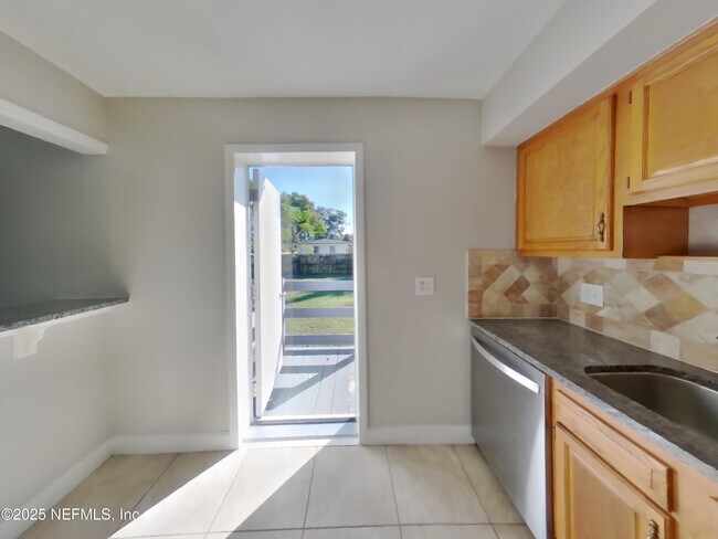 Building Photo - 7138 Mayapple Rd