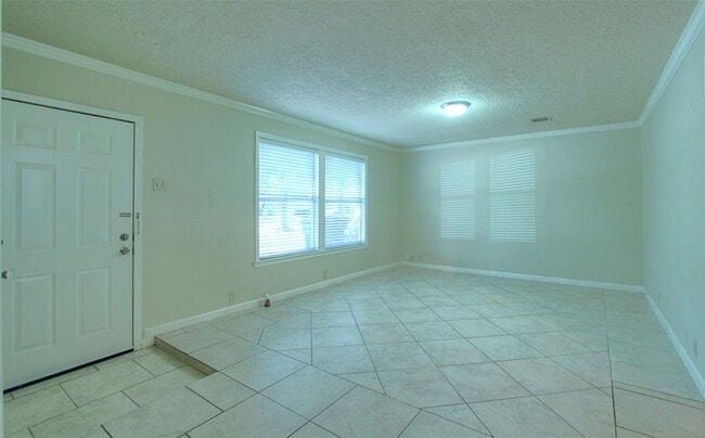 Building Photo - 1322 Curtin St