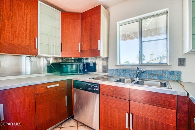 Building Photo - 1409 Black Ridge Dr