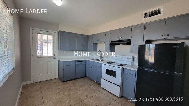 Building Photo - 6747 N 26th Ave