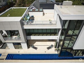 Building Photo - 4404 Red River St