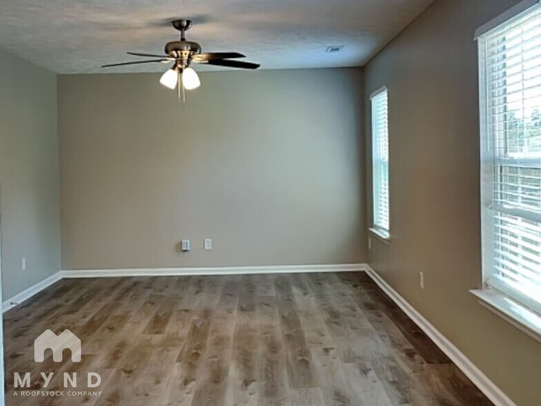 Building Photo - 721 Wildwood Dr