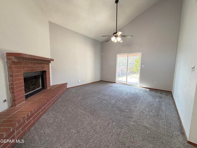 Building Photo - 10905 Loma De Rio Pl