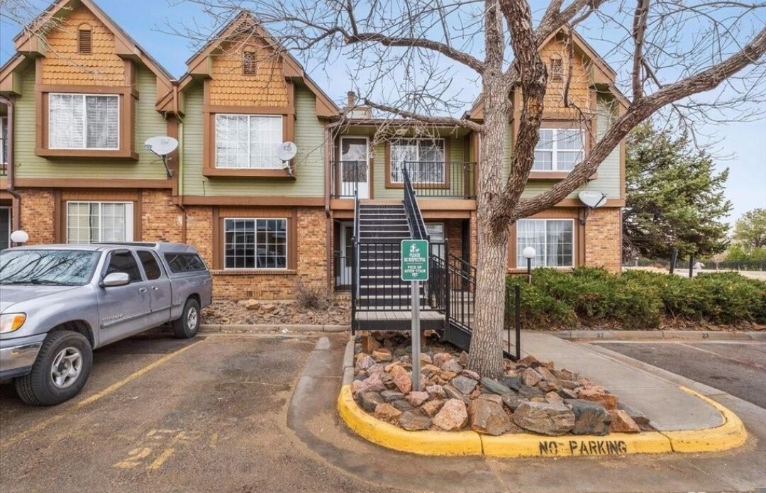 Building Photo - 61 S Sable Blvd