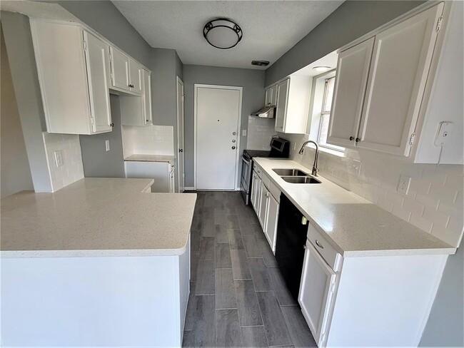 Building Photo - 6102 Havendale Dr