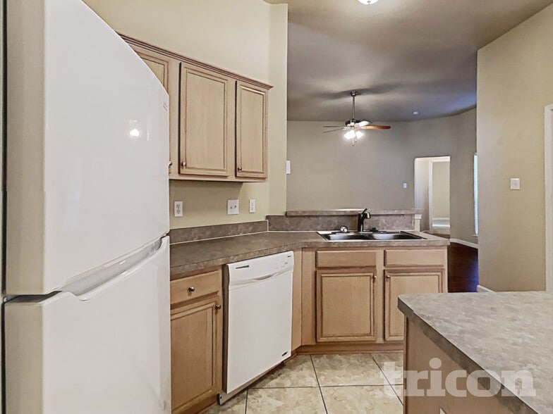 Building Photo - 1205 Rio Vista Dr