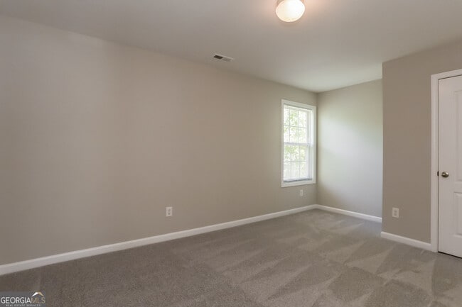 Building Photo - 1299 Vonda Ln SW