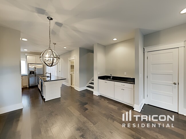 Building Photo - 1236 Hillwood Private Cove