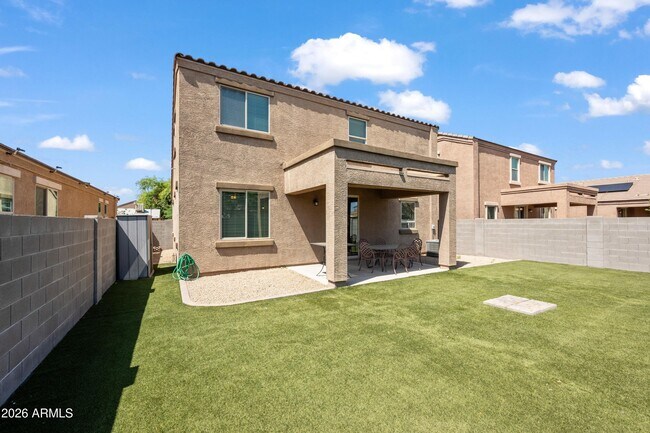Building Photo - 1611 N Hillcrest