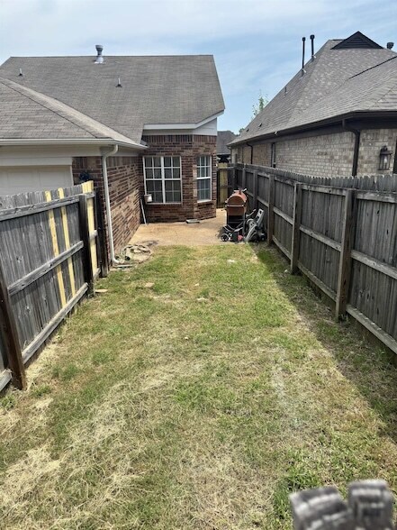 Building Photo - 1237 Travers Ln