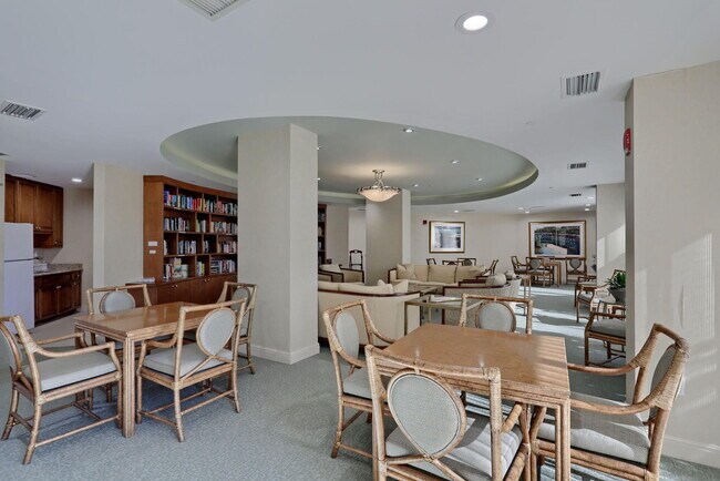 Building Photo - 3000 N Ocean Dr