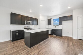 Building Photo - $500 OFF FIRST MONTH'S RENT - Beautiful Ne...