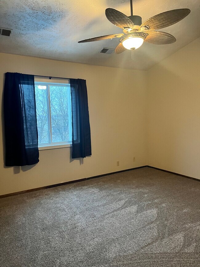 Building Photo - 13803 Greenfield Rd