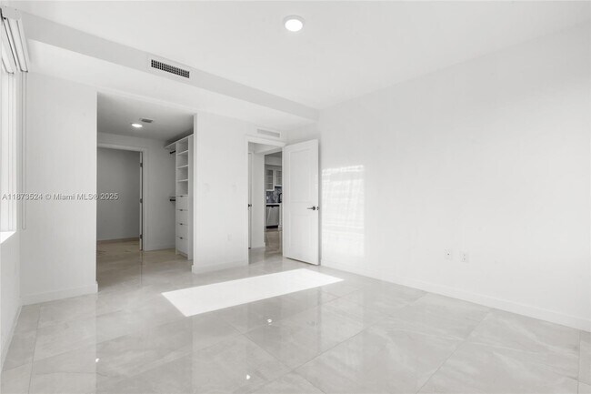 Building Photo - 14530 SW 261st Ter