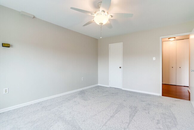 Building Photo - 1300 S Arlington Ridge Rd