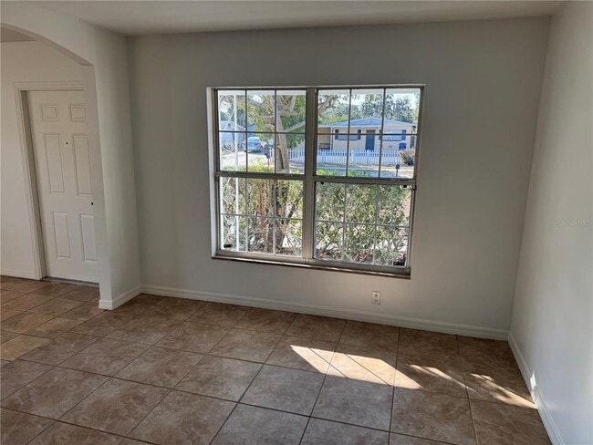 Building Photo - 10935 N 14th St