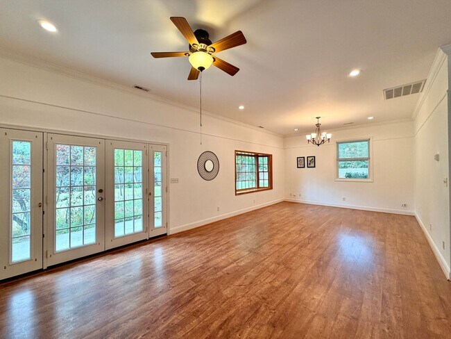 Building Photo - Recently Updated 4-Bedroom Ranch Home w/a 2 Bedroom Guest Cottage! Ready 05-01-26! Pet Friendly Home