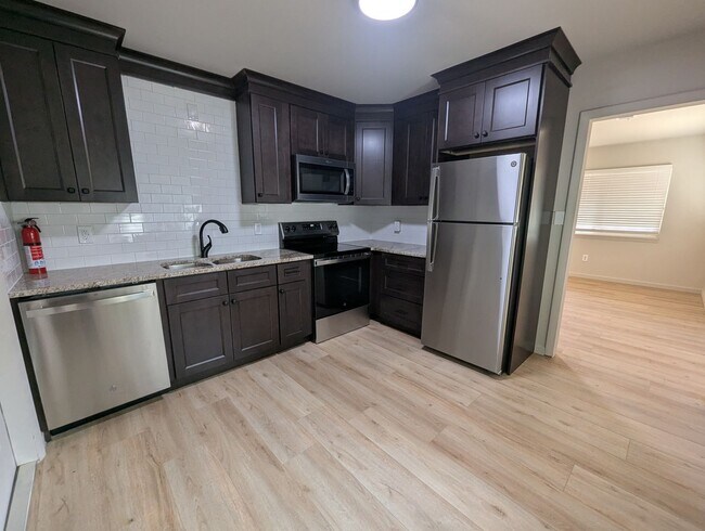 Building Photo - 110 Springtree Rd