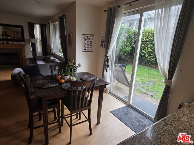 Building Photo - 4936 Beloit Ave