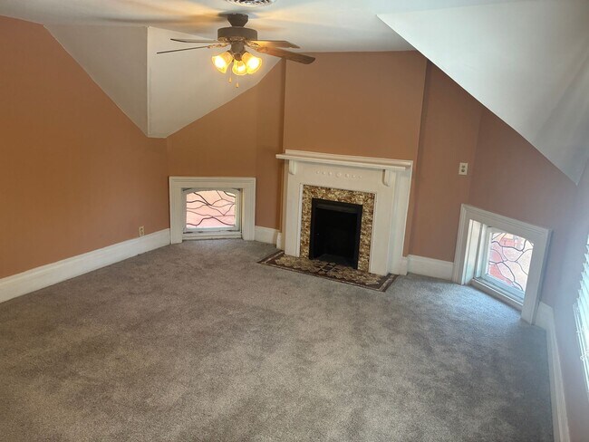 Building Photo - 1454