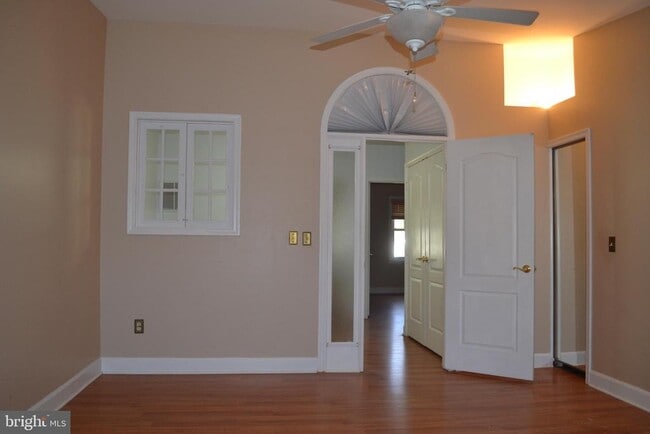 Building Photo - 3947 Valley Ridge Dr