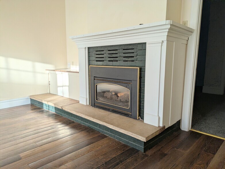 Building Photo - 169 S 200 W