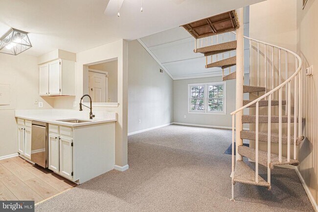 Building Photo - 13027 Shadyside Ln