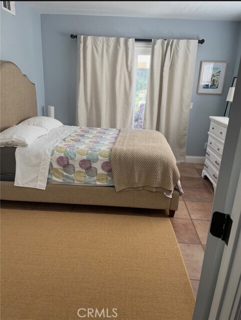 Building Photo - 2367 Elden Ave