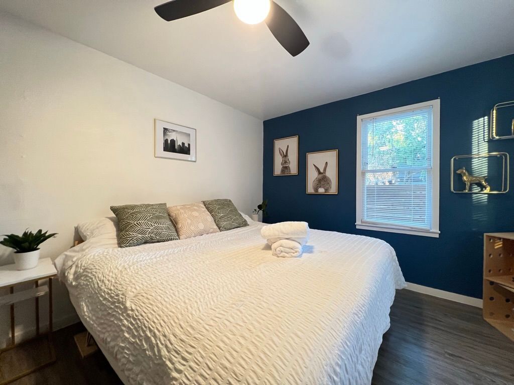 Building Photo - 211 Lessin Ln