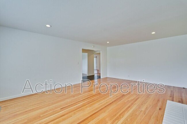 Building Photo - 350 Chesley Ave