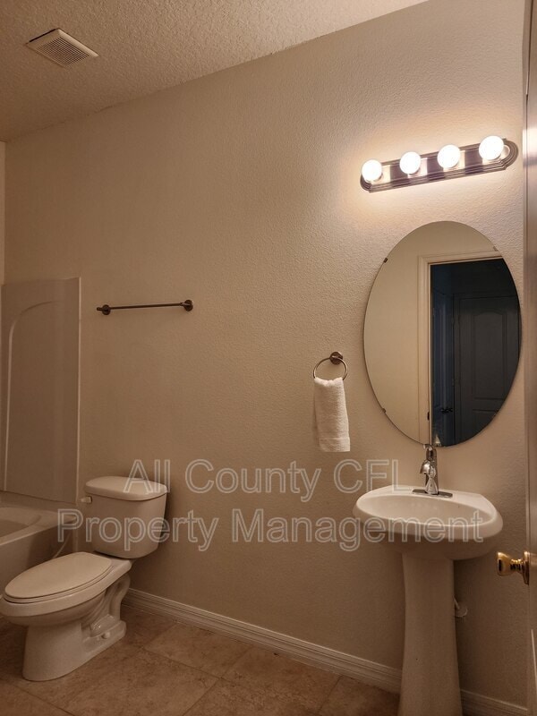 Building Photo - 1535 Broken Oak Dr
