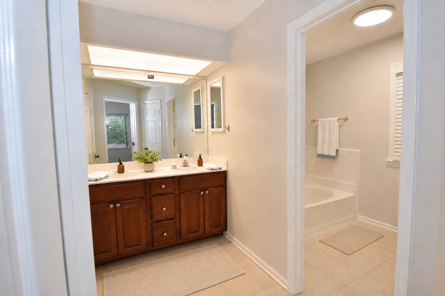 Building Photo - 223 Port Royal Dr