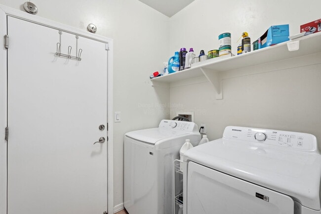 Building Photo - 6737 S Cut Bow Dr