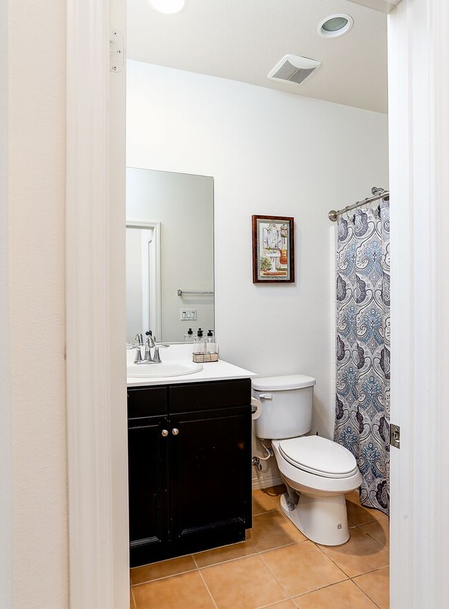 Building Photo - Beautiful 4 Bedroom Home in River Village!