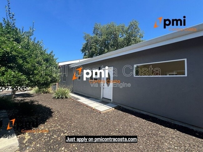 Building Photo - 1173 Las Juntas Way