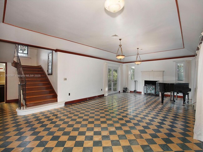 Building Photo - 339 NE 96th St
