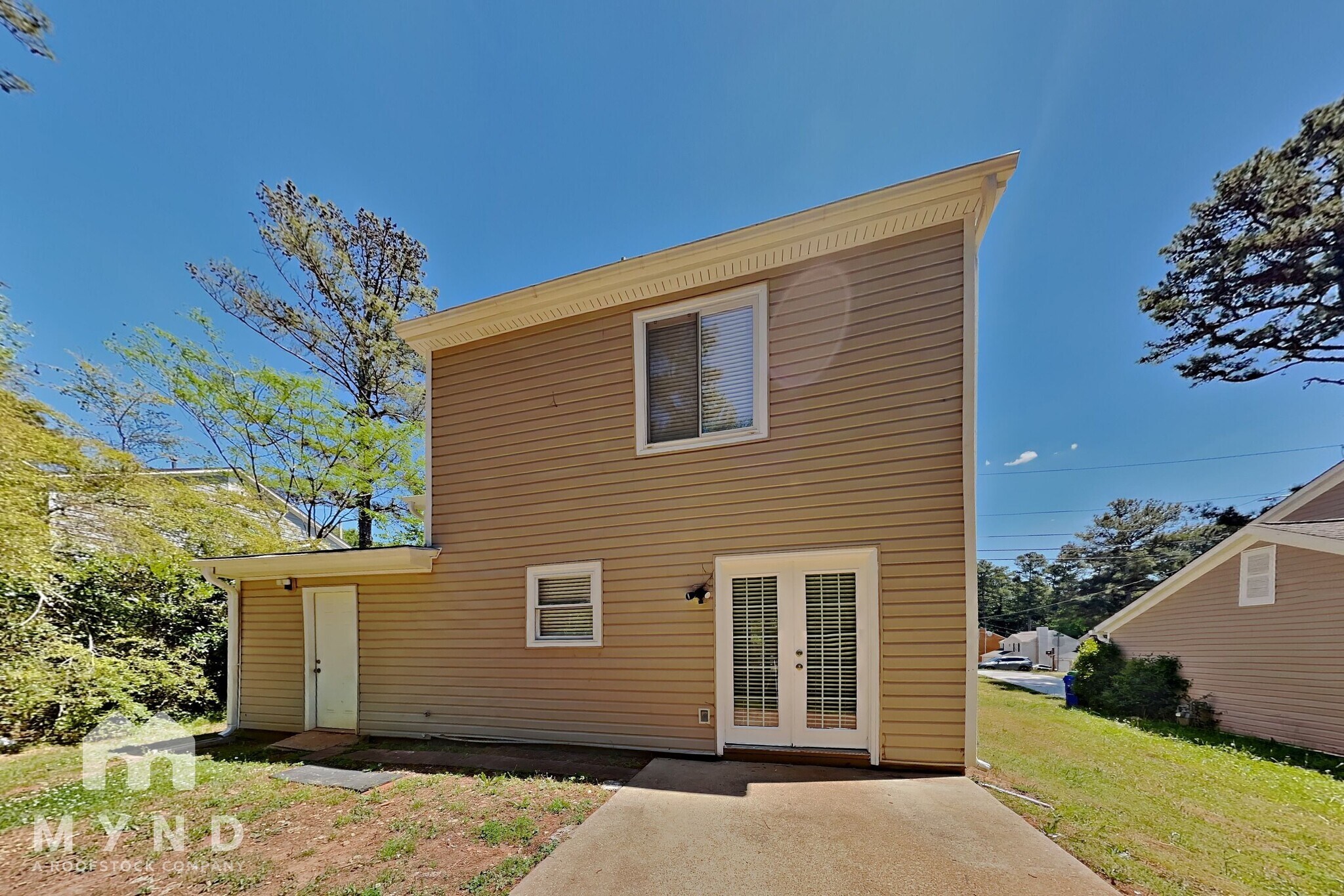 Building Photo - 2139 Victoria Pl
