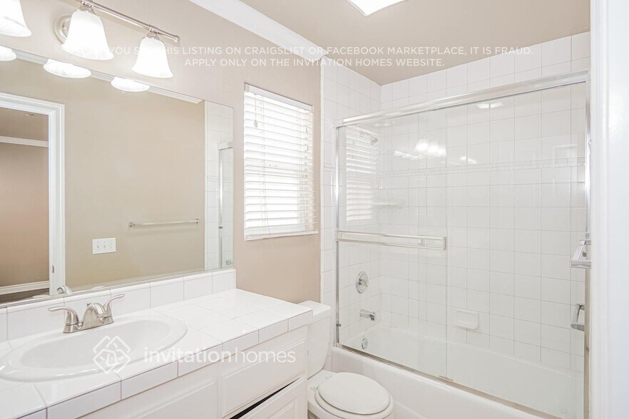 Building Photo - 1315 E Mission Rd