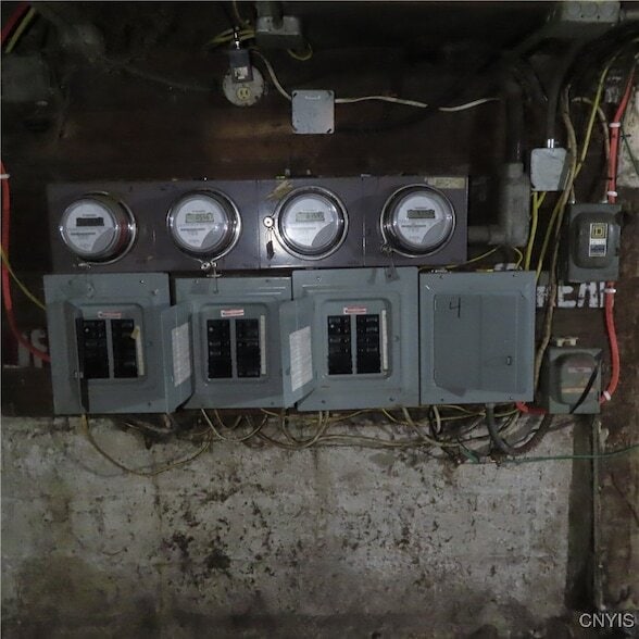 Building Photo - 540 Teall Ave