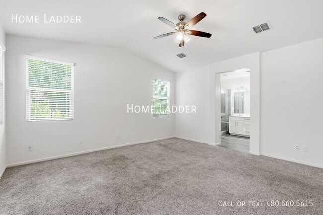Building Photo - 3234 E Dogwood Pl