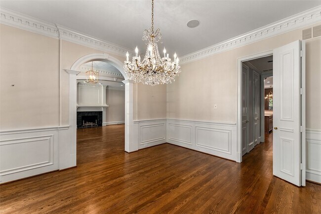 Building Photo - 3901 Hanover St